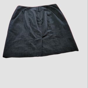 ANN TAYLOR LOFT 8 PETITE  DARK DENIM LOOKING SKIRT